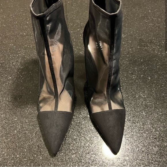 Zara NWOT Black Mesh Net Pointed Toe High Heel Booties Ankle Boots - Picture 5 of 10